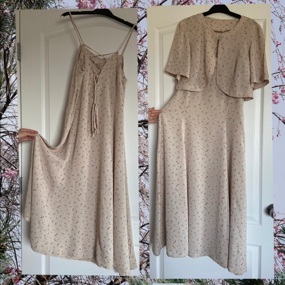 Maxi dress.  Open back. With bolero. Flower printed. Size 8 US. 100% viscoses - Picture 2 of 7